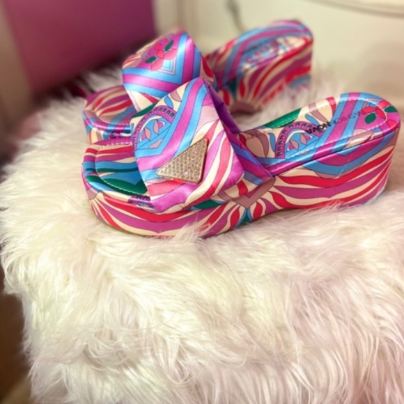 Fashion Nova y2k Style Platforms Sandals Velcro Strap Diamond Accent Women’s 7.5 - Picture 2 of 6